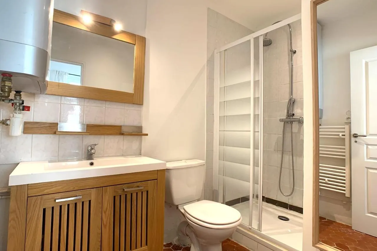Atypical 1 Bedroom Appartment In Rue Fourmilliere Antibes