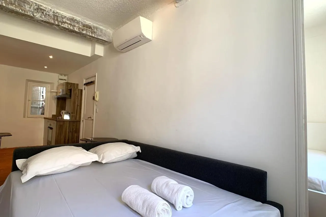 Atypical 1 Bedroom Appartment In Rue Fourmilliere Antibes France