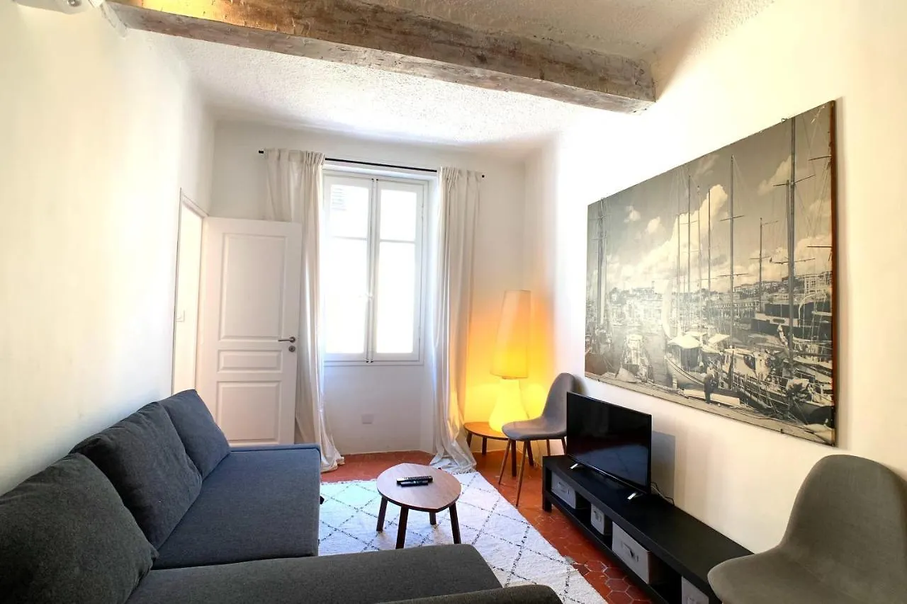 Apartment Atypical 1 Bedroom Appartment In Rue Fourmilliere Antibes